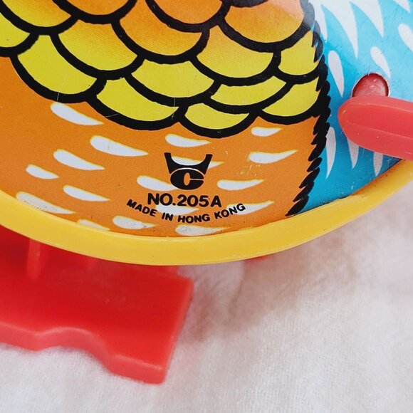 Vintage Easter WInd-Up Toy Happy Papa Rooster w Egg Cart Made in Hong Kong - Picture 3 of 7